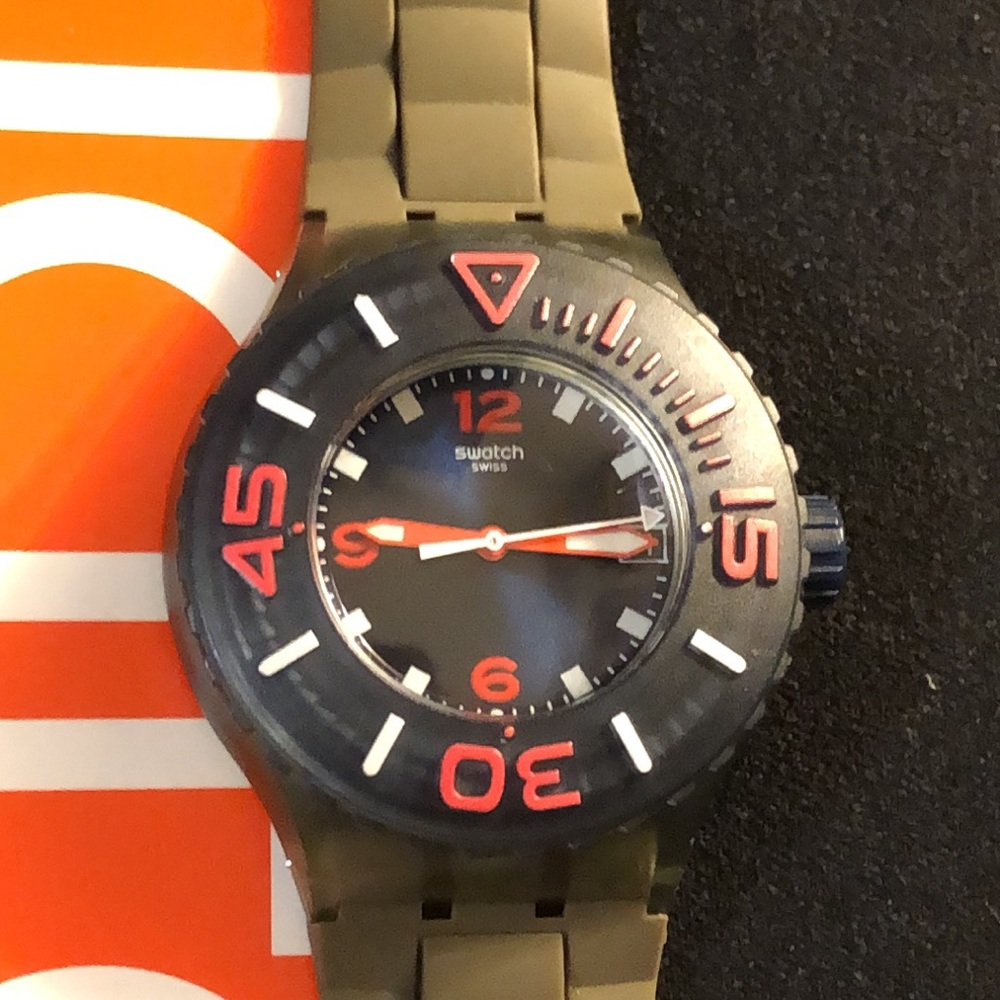 SWATCH SCUBA Libre 2013- SUUG400 - Whale Bone - NWT New battery